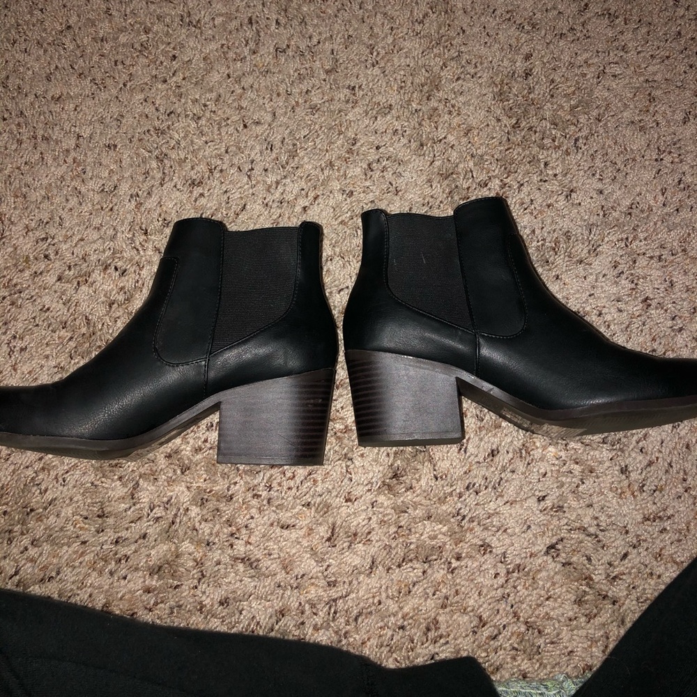 Black booties - Picture 2 of 3